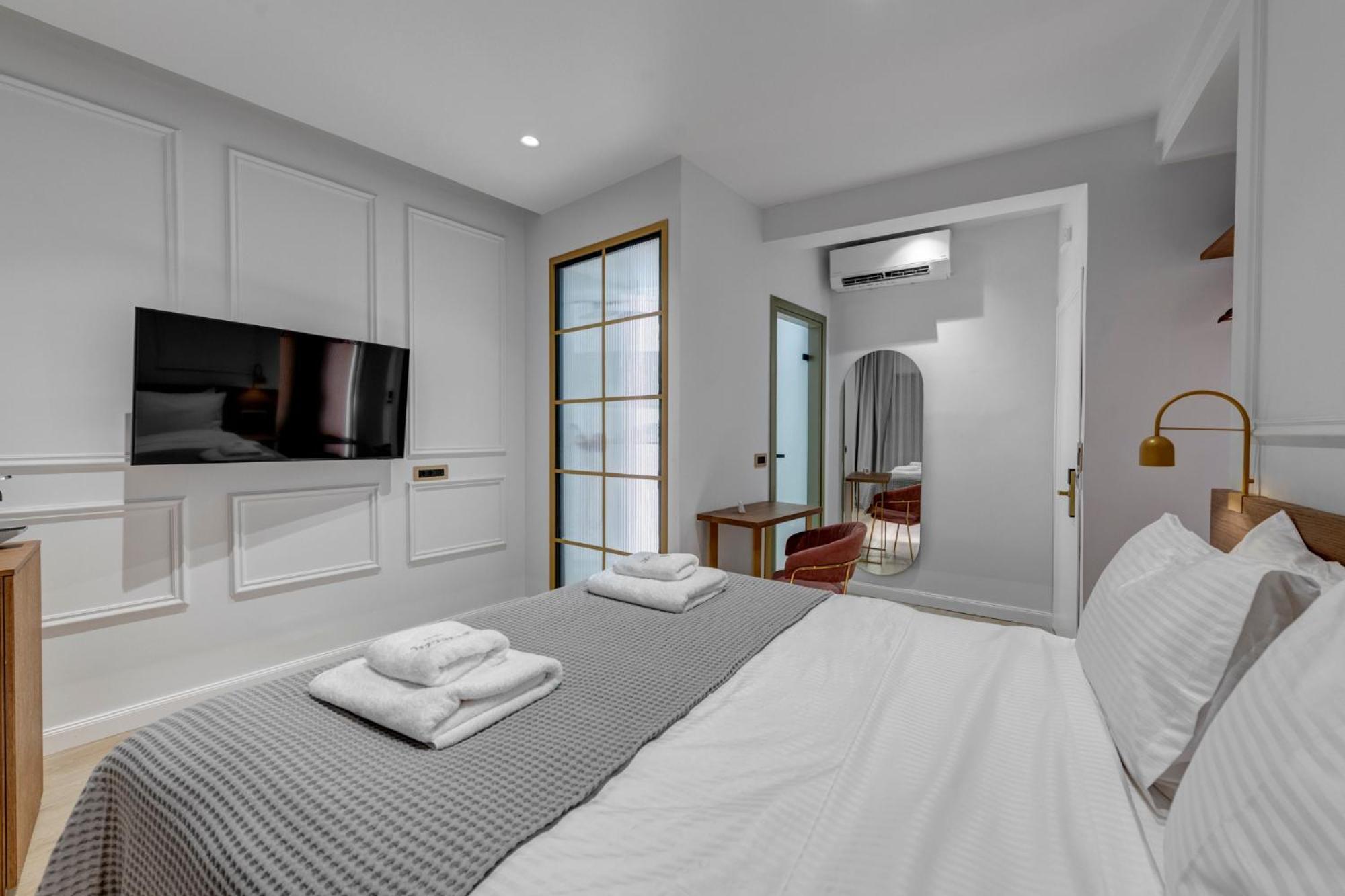 Eclectic Syros Bed & Breakfast Ermoupoli Exterior photo