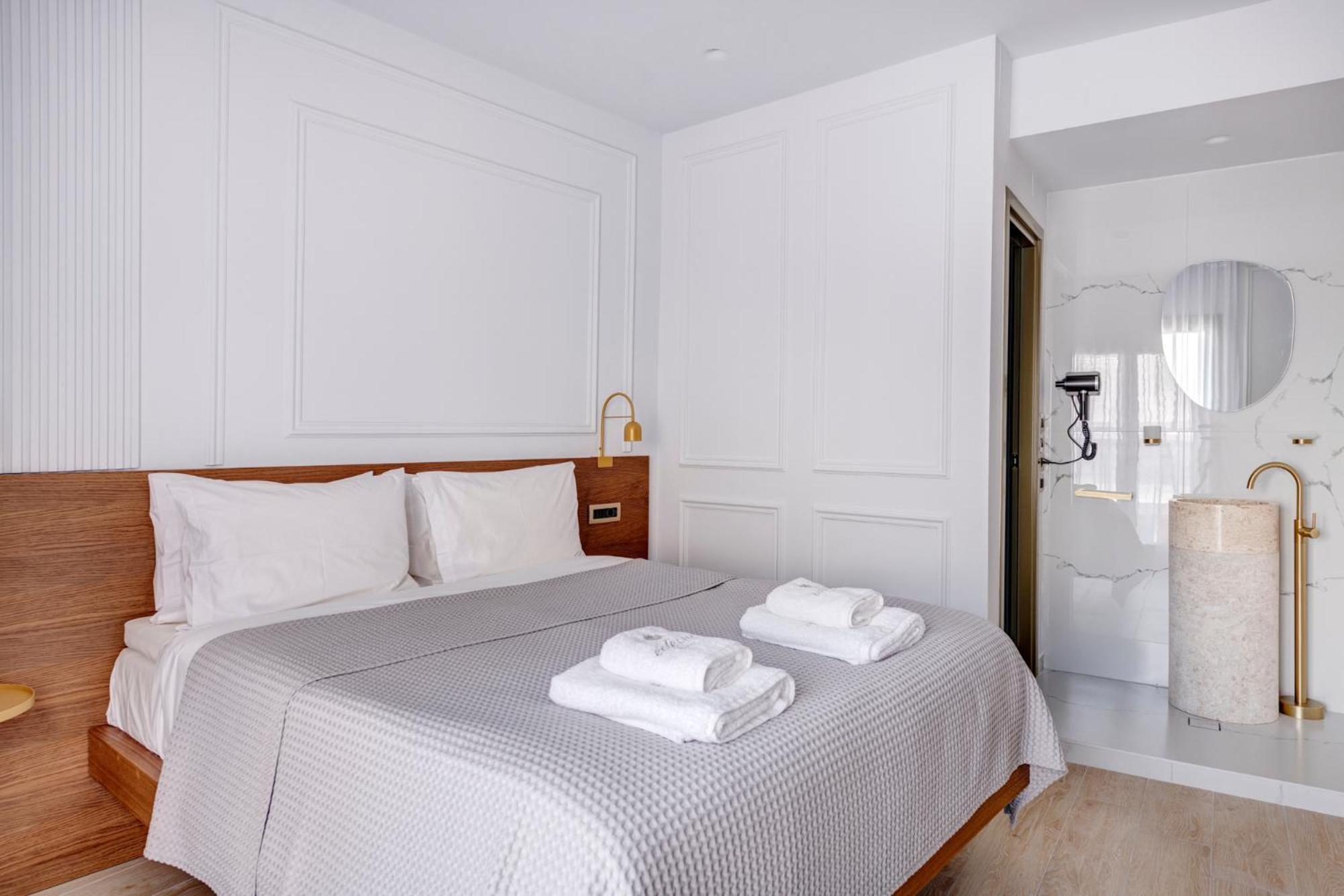 Eclectic Syros Bed & Breakfast Ermoupoli Exterior photo